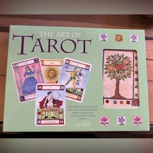 The Art of Tarot by Liz Dean -  78 Card Set with 64 Page Book